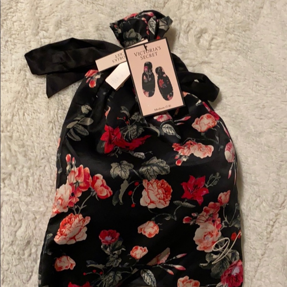NWT Victoria’s Secret satin slippers - Picture 6 of 7